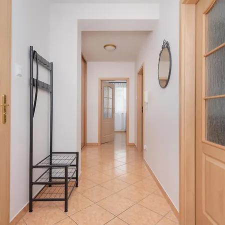 Apartment Cozy With Balcony Chmieleniec By Renters *