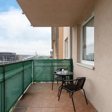 Cozy With Balcony Chmieleniec By Renters Apartament