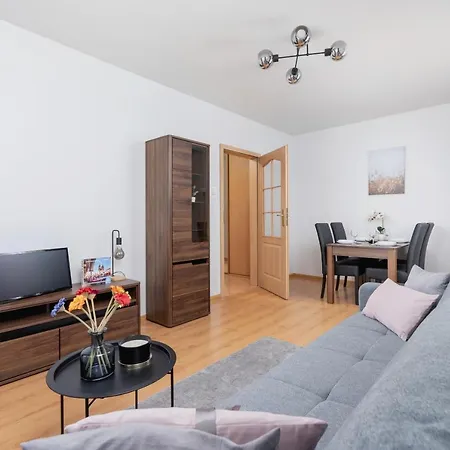 Cozy With Balcony Chmieleniec By Renters Apartament Kraków