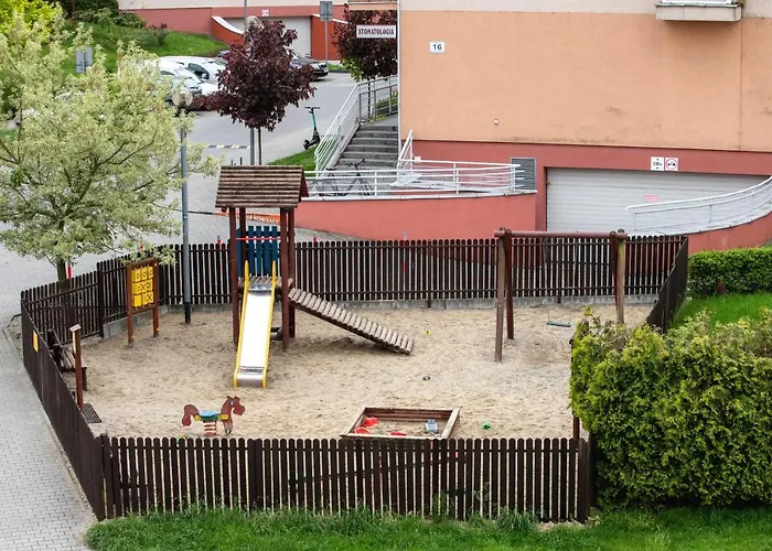 Cozy With Balcony Chmieleniec By Renters Cracovie